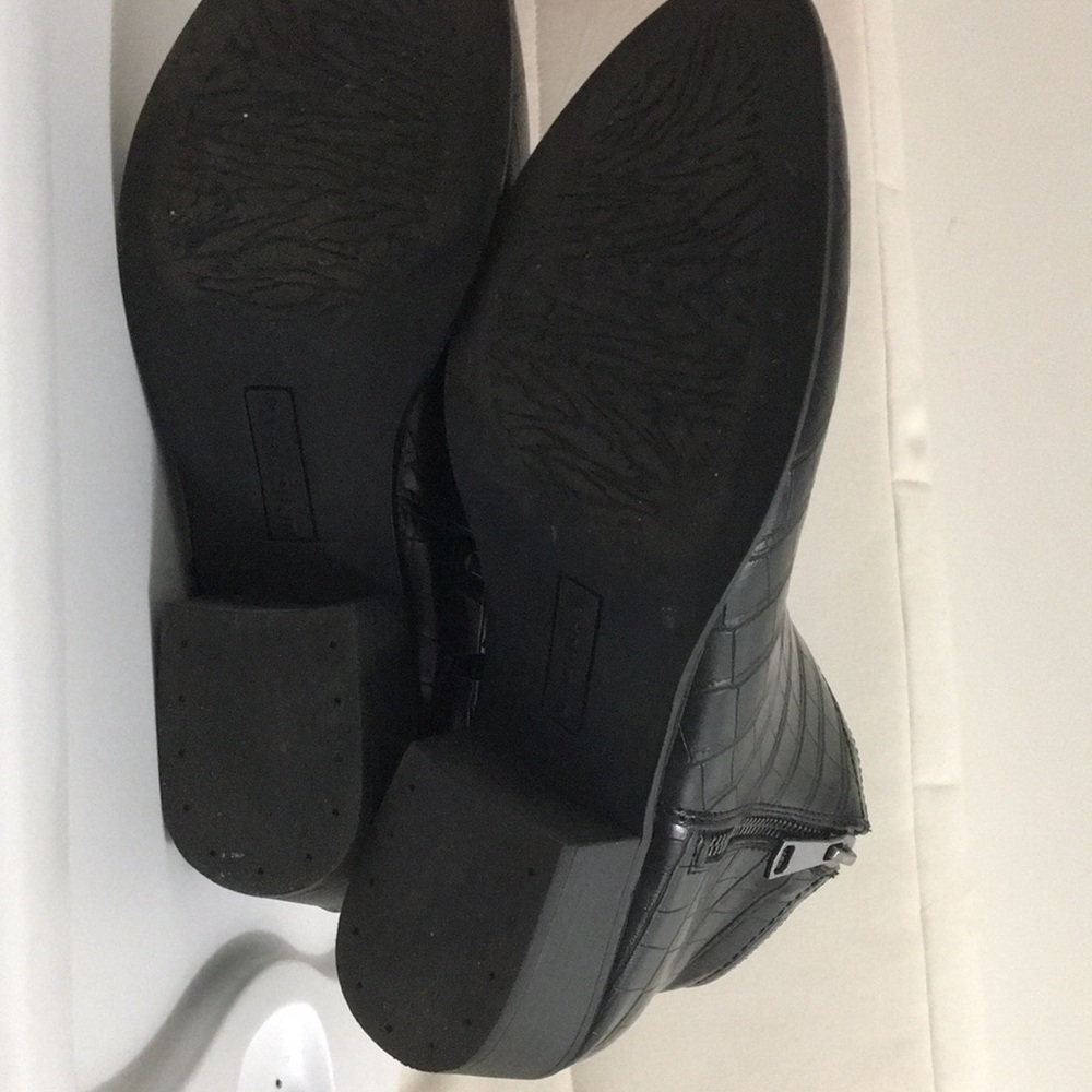 NWOT Boots basic for work - Picture 2 of 6